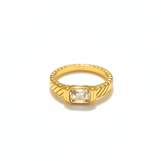 Veloura Ring